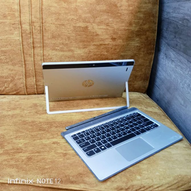 Elite x2 1012 8/256 Touchscreen With out stylus