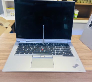 Lenovo Yoga X380 i5 8th 8/256 x360  Touchscreen with Stylus pen