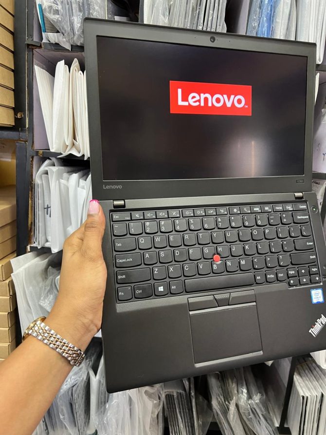 Lenovo Thinkpad X260  Intel i7 6th Gen / 8gb / 256ssd/ 12inch Screen - Image 2