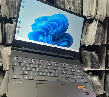 AMD Ryzen 16GB 12gb ssd 4GB DDR6 15.6 Display
