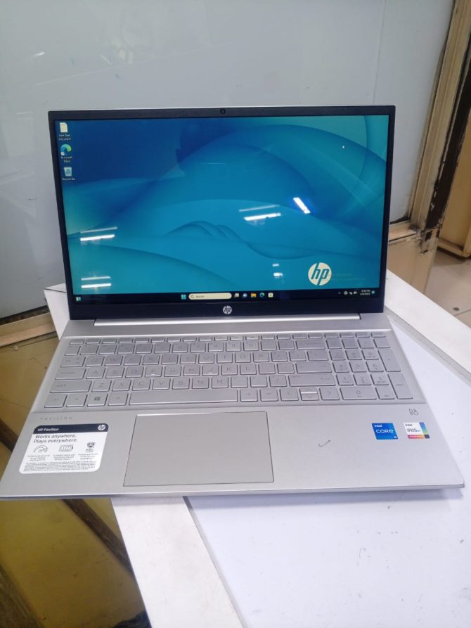 HP pavilion core i5 11th gen 8gb ram/256 SSD  15.6 inch touchscreen