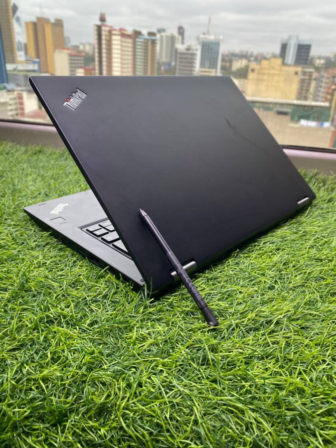 Lenovo yoga L370 Intel core I5 8gb ram 256 SSD storage Touch screen $ X360