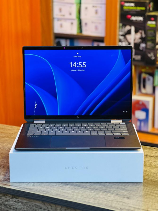 HP spectre ultra 7 15TH GEN Intel ultra 7 16GB RAM 1TB SSD storage