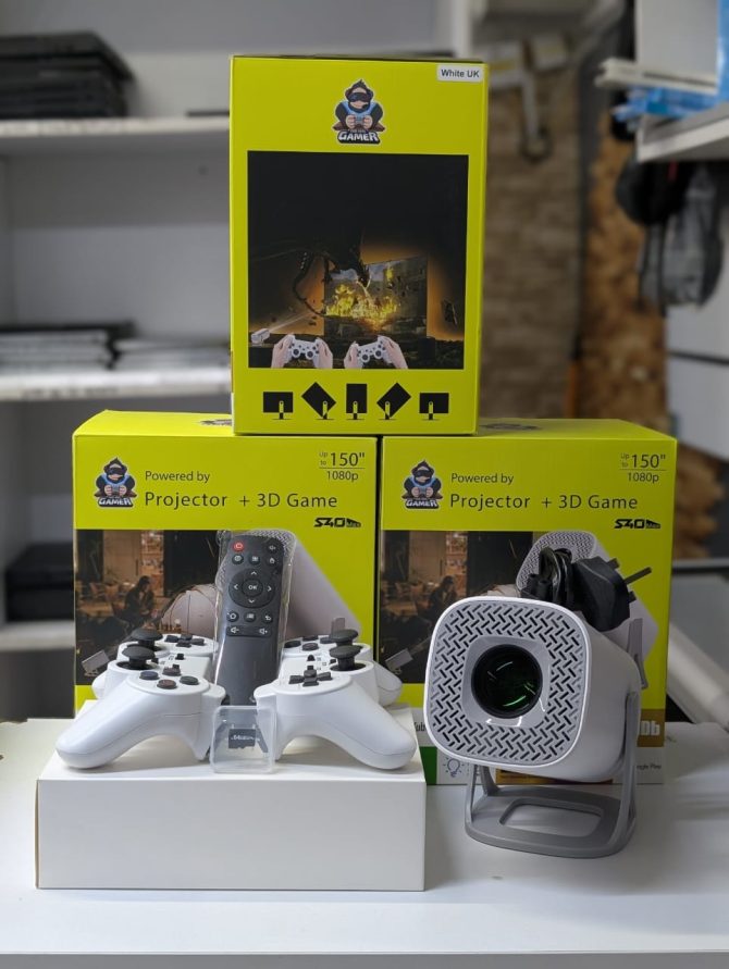 ANDROID PORTABLE PROJECTOR