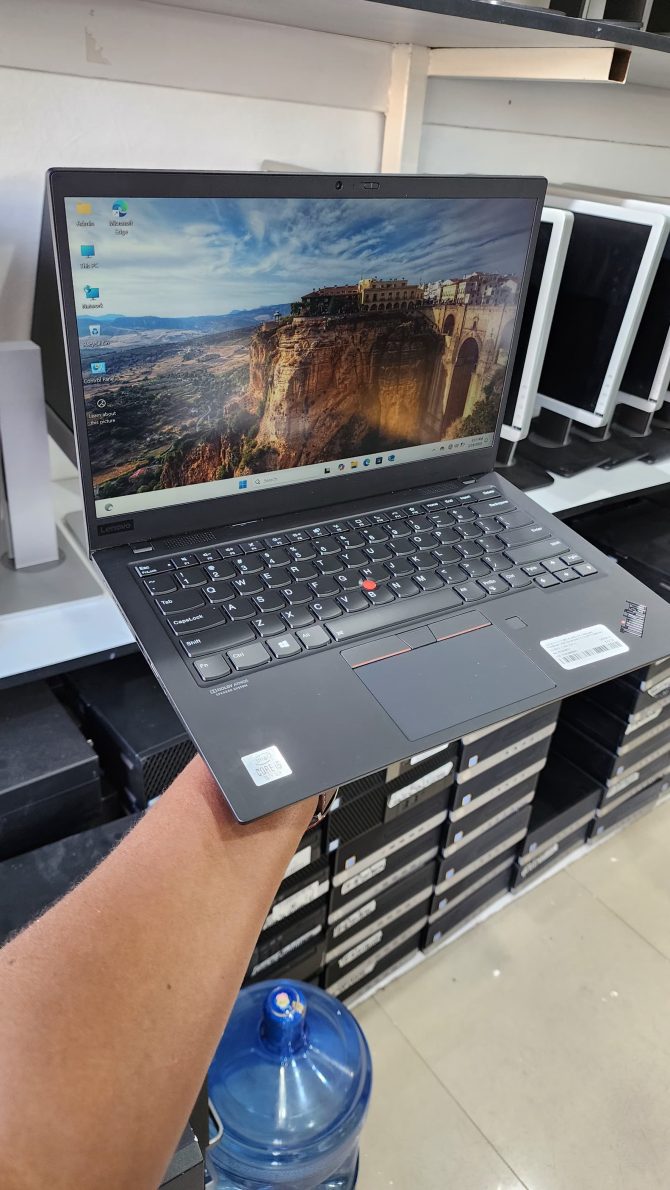 Lenovo x1 carbon Intel Core i7 16gb ram 512gb ssd storage