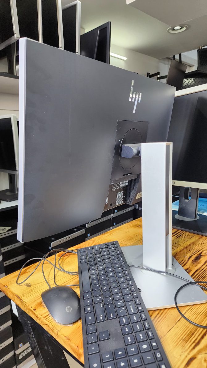 HP All-in-One Desktop - Image 2