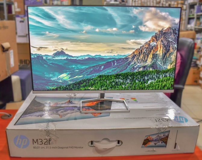 HP M32f Monitor