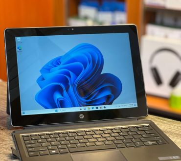 Hp Pro X2 Core I5-7th gen 8gb ram 256gb ssd