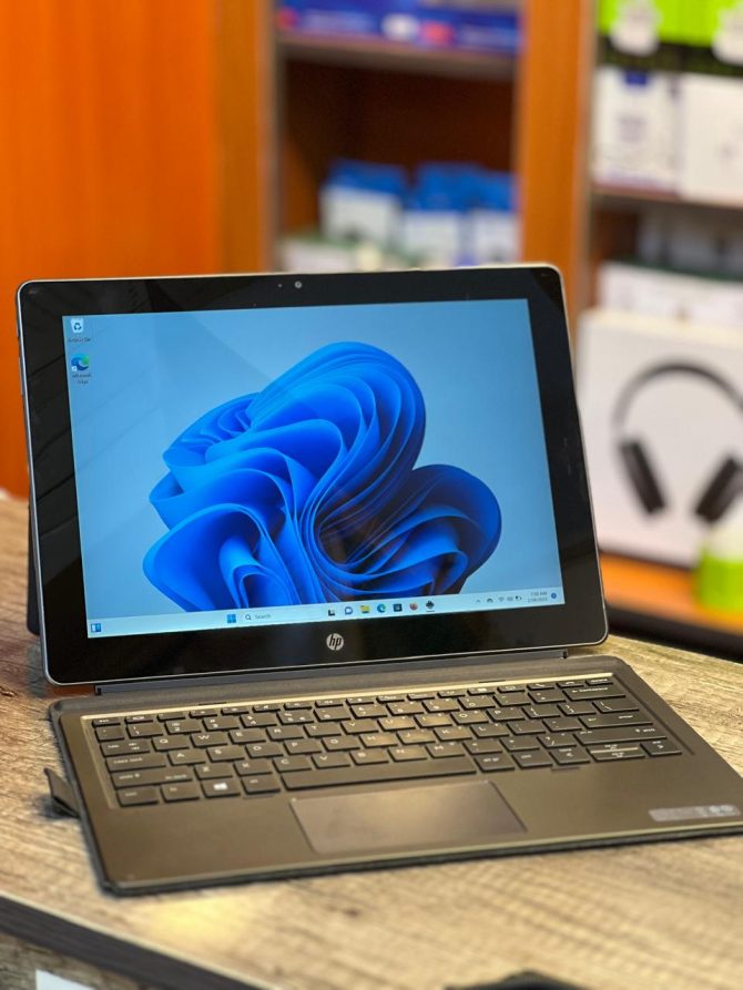 Hp Pro X2 Core I5-7th gen 8gb ram 256gb ssd