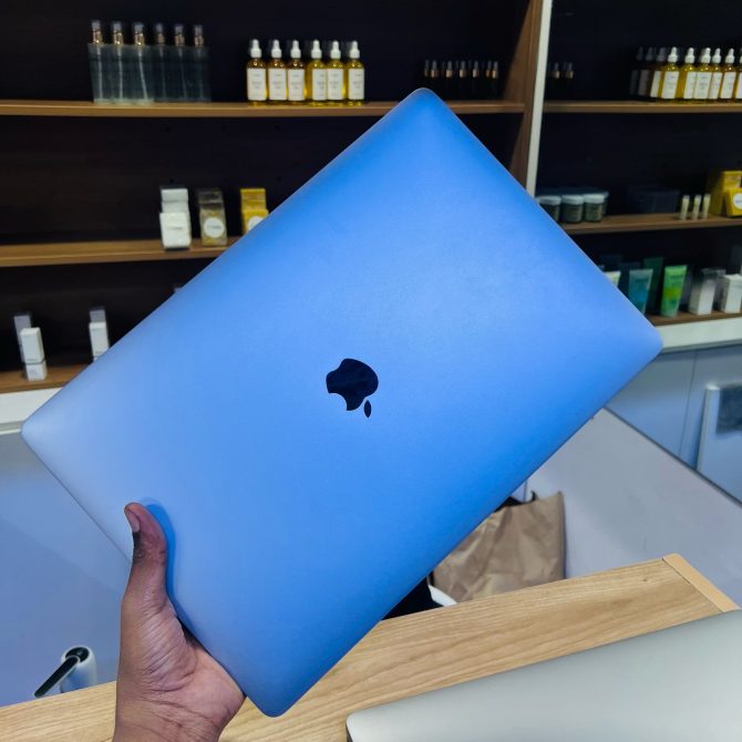 Apple Macbook pro 15’ 2018 core i9*32GB 500 Storage 4GB graphics - Image 2