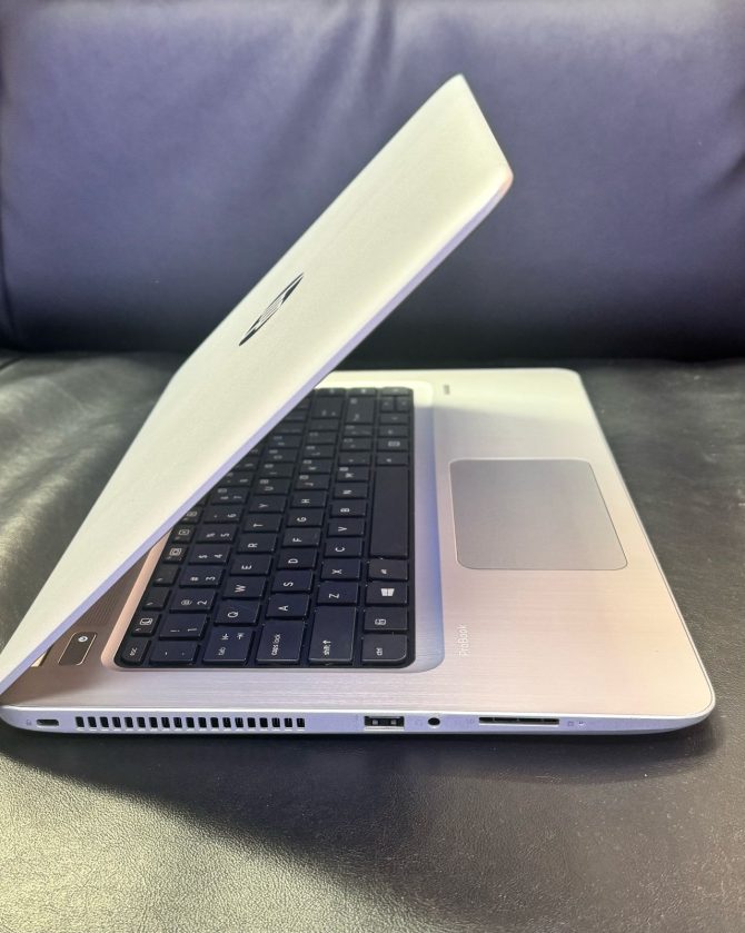 HP ProBook 440 G4 - Intel Core i5 7th Gen, 8GB RAM, 256GB SSD, 14" Screen - Image 3
